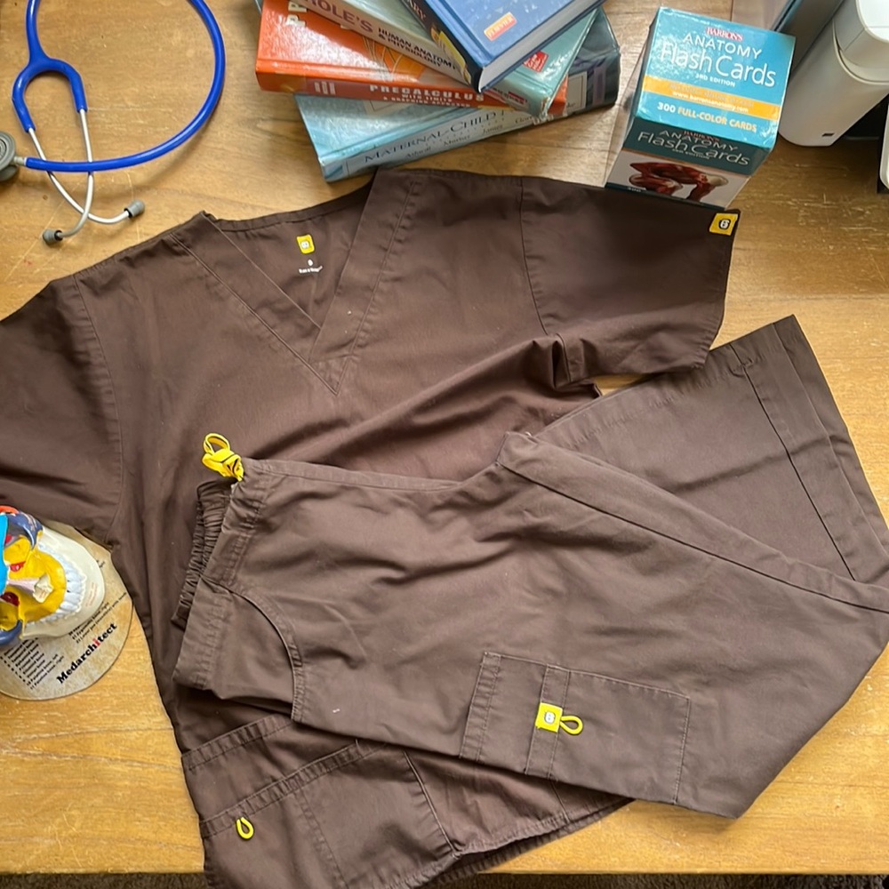 Wonderwink Brown Scrub Set